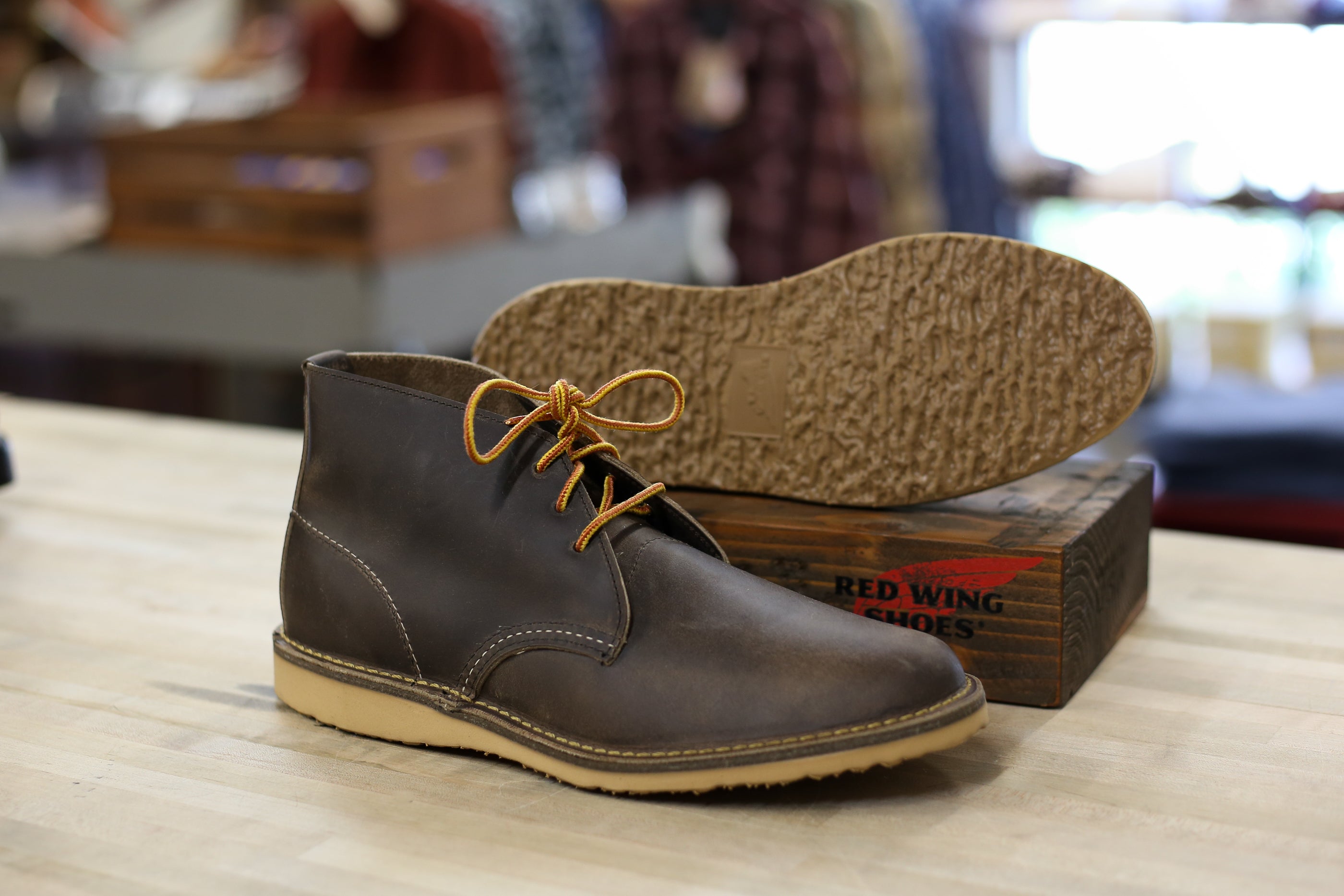 NEW MEN'S WEEKENDER CHUKKA