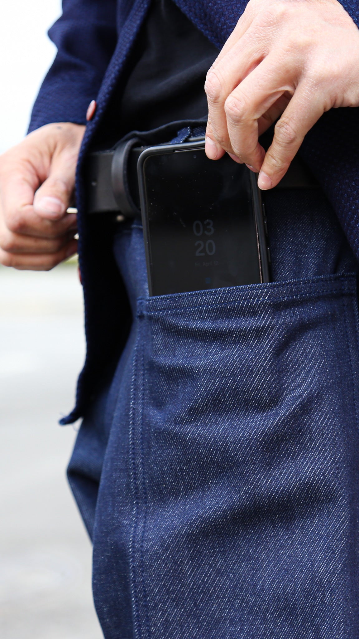 Large Pocket Detail of Mariner Unisex Men's Full Leg 12.75 Oz Classic Indigo showing storage for larger phones